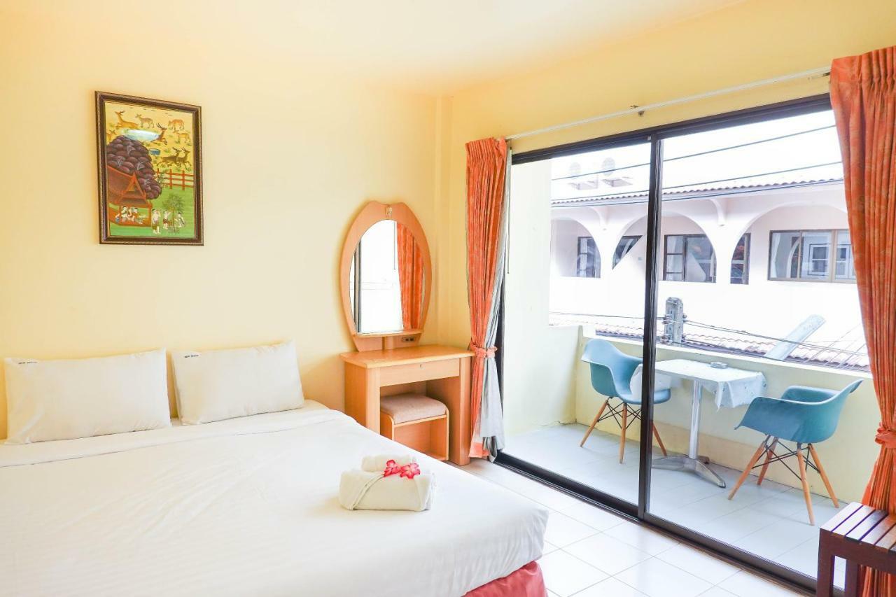 New Beach Guesthouse Hua Hin Bagian luar foto